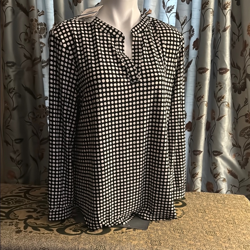 Anne Klein Black and White Boxy Blouse with Mandarin Collar